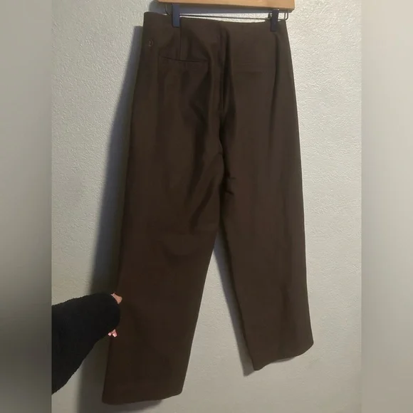 Lululemon Utilitech Relaxed-Fit Mid-Rise Trouser - Picture 9 of 16